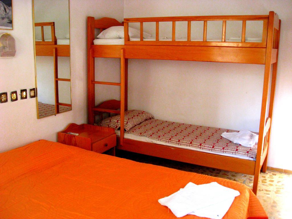 Pak - Adult Only Hotel 2*